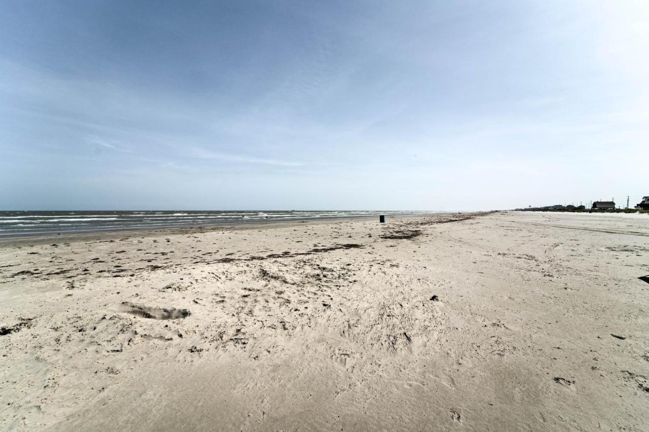 Oceanfront Galveston Home - Walk To Beach! Екстер'єр фото