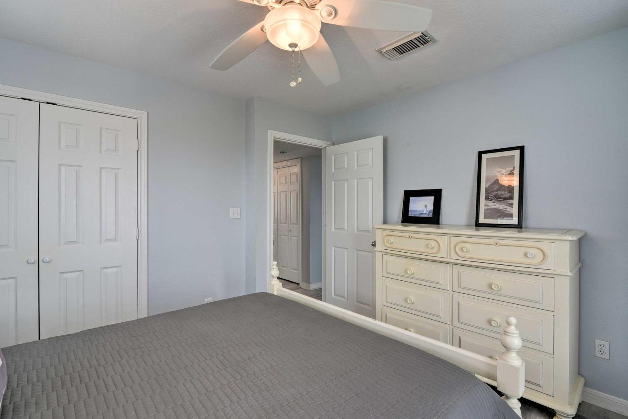 Oceanfront Galveston Home - Walk To Beach! Екстер'єр фото
