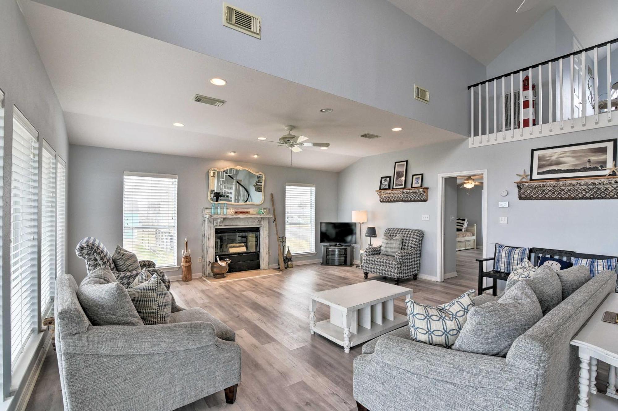 Oceanfront Galveston Home - Walk To Beach! Екстер'єр фото