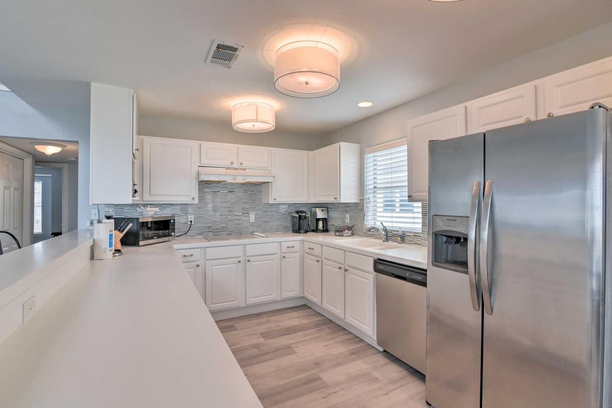 Oceanfront Galveston Home - Walk To Beach! Екстер'єр фото