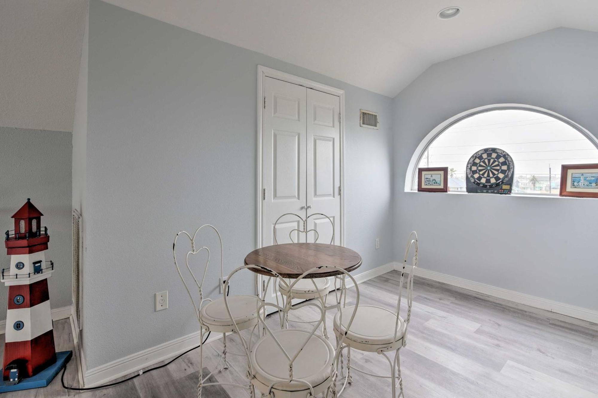 Oceanfront Galveston Home - Walk To Beach! Екстер'єр фото