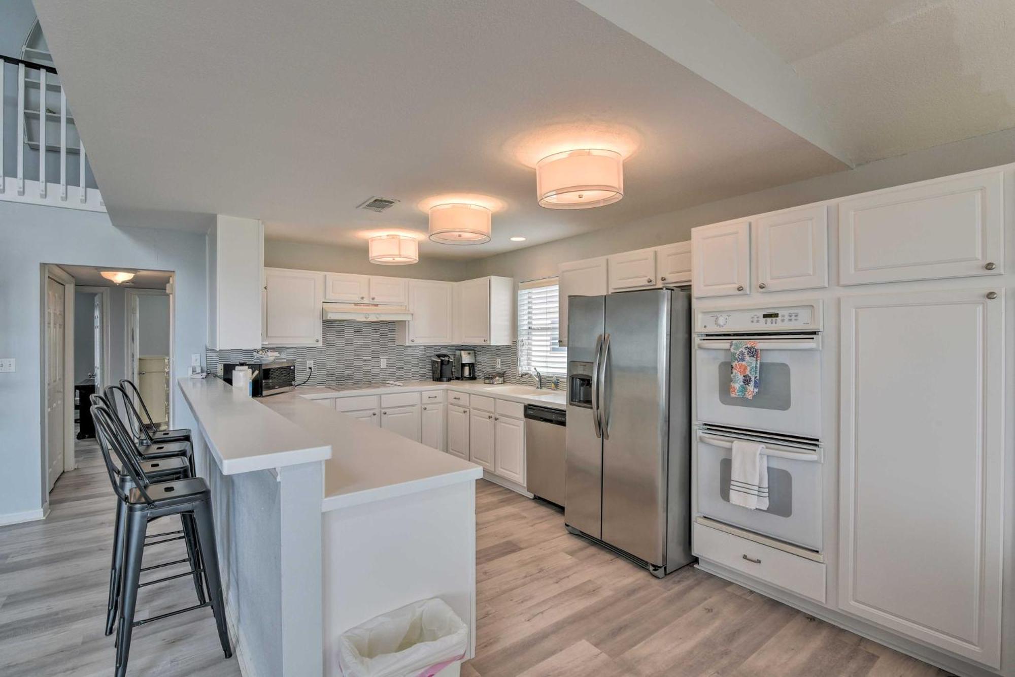 Oceanfront Galveston Home - Walk To Beach! Екстер'єр фото