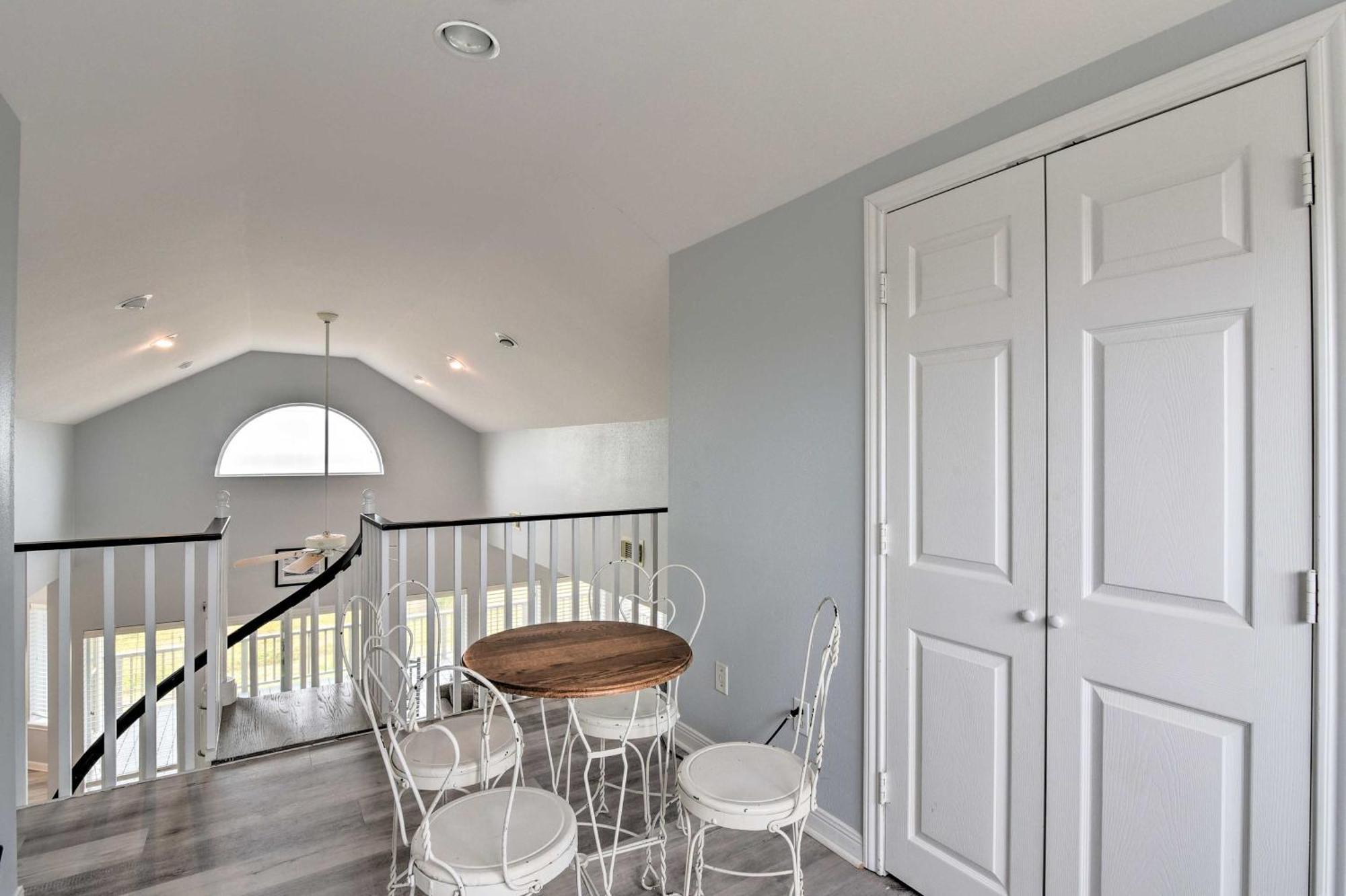 Oceanfront Galveston Home - Walk To Beach! Екстер'єр фото