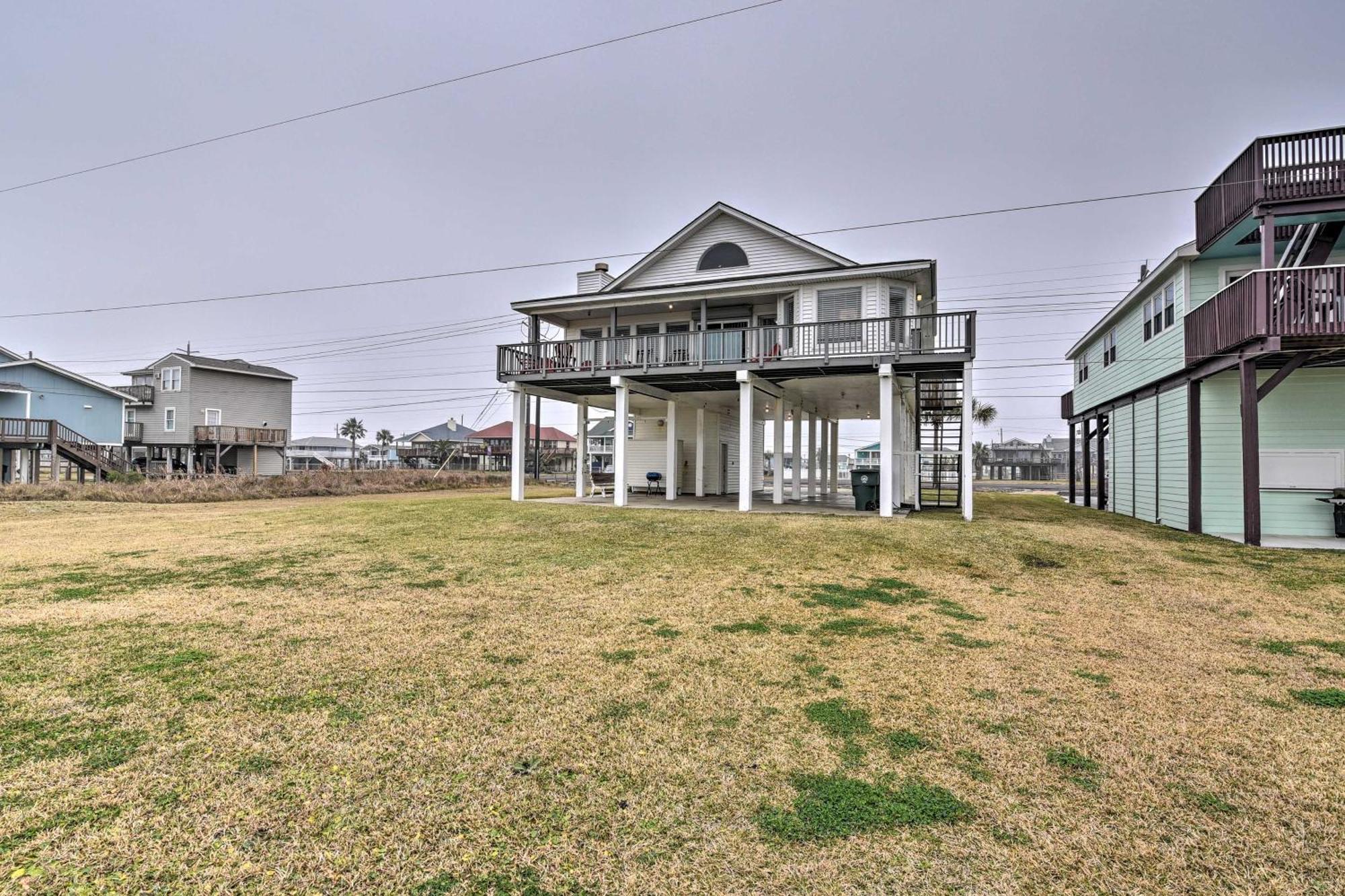 Oceanfront Galveston Home - Walk To Beach! Екстер'єр фото